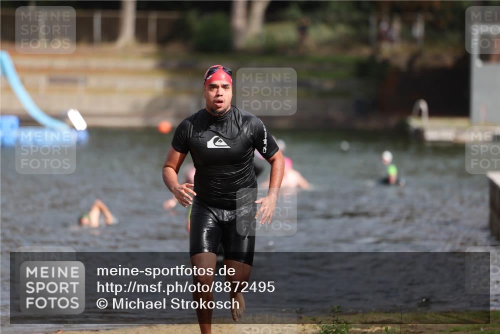 14.09.2025 - Stadtparktriathlon Michael Strokosch http://msf.ph/oto/8872495 14.09.2025 11:53:44 Schwimmen 1157 meine-sportfotos.de