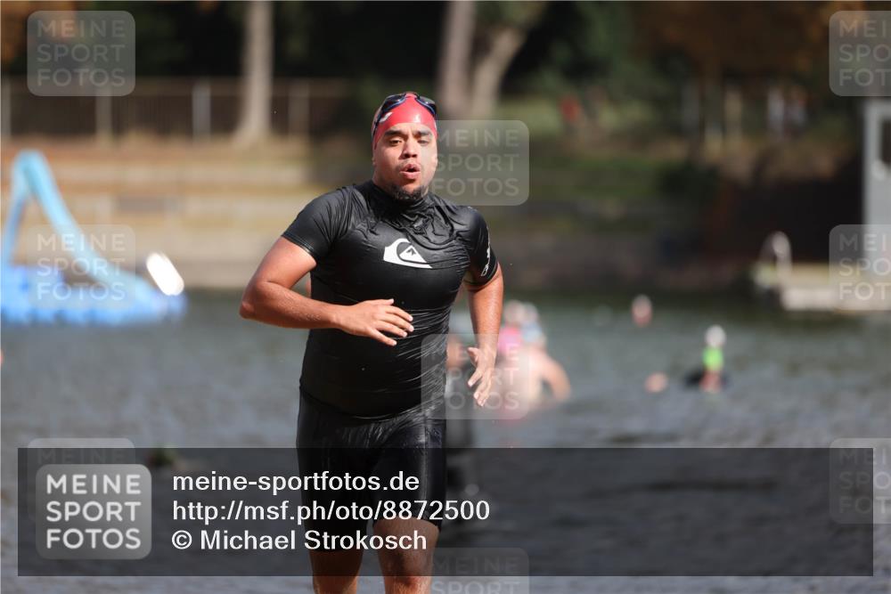 14.09.2025 - Stadtparktriathlon Michael Strokosch http://msf.ph/oto/8872500 14.09.2025 11:53:45 Schwimmen 1157 meine-sportfotos.de