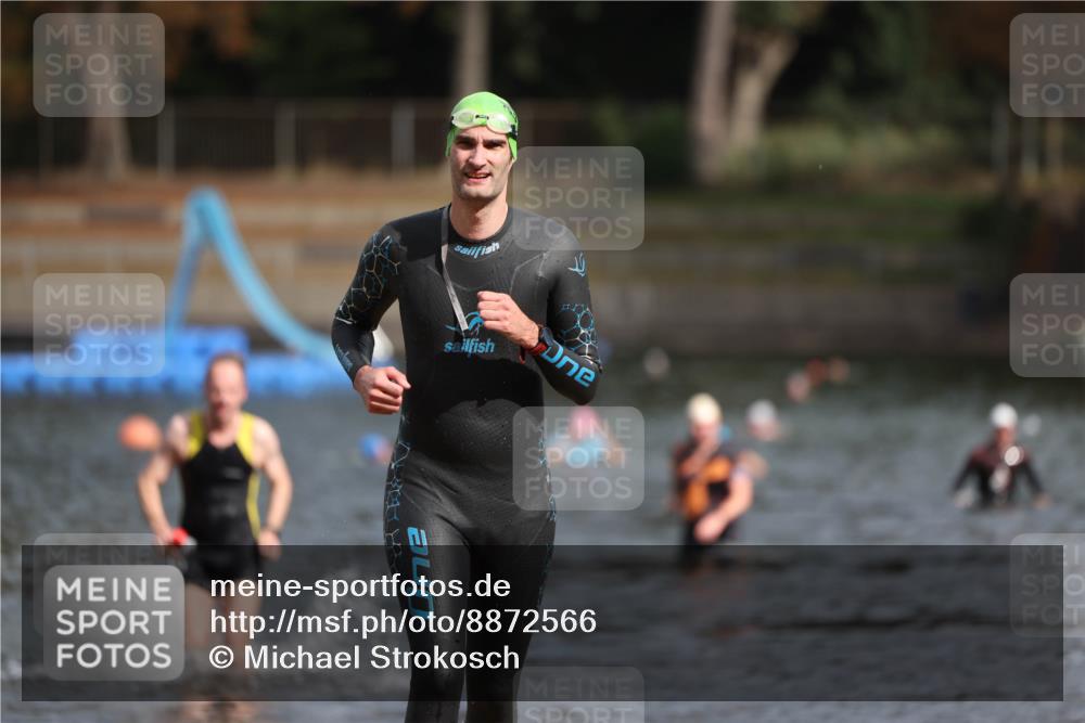 14.09.2025 - Stadtparktriathlon Michael Strokosch http://msf.ph/oto/8872566 14.09.2025 11:54:16 Schwimmen 1176, 1200 meine-sportfotos.de