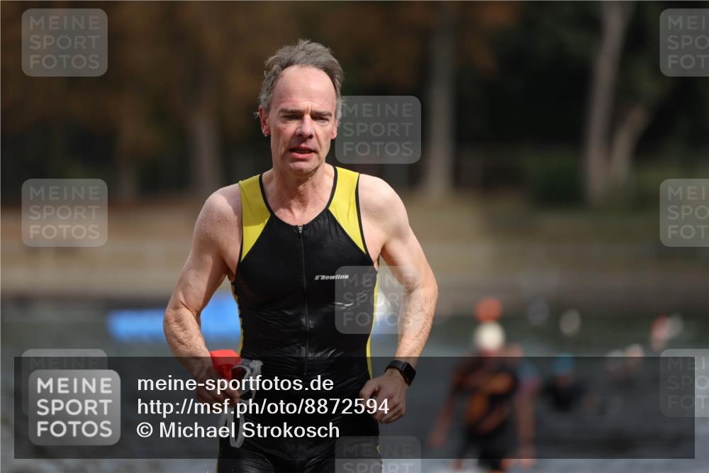 14.09.2025 - Stadtparktriathlon Michael Strokosch http://msf.ph/oto/8872594 14.09.2025 11:54:23 Schwimmen 1176, 1210 meine-sportfotos.de