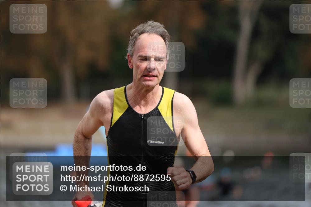 14.09.2025 - Stadtparktriathlon Michael Strokosch http://msf.ph/oto/8872595 14.09.2025 11:54:23 Schwimmen 1176, 1210 meine-sportfotos.de