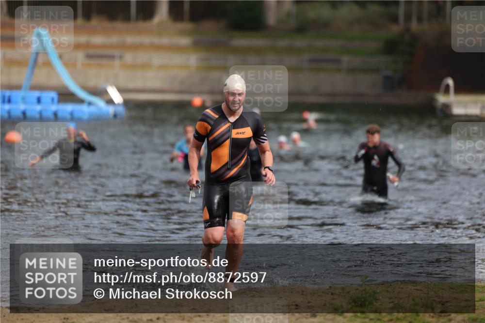 14.09.2025 - Stadtparktriathlon Michael Strokosch http://msf.ph/oto/8872597 14.09.2025 11:54:27 Schwimmen 1210 meine-sportfotos.de