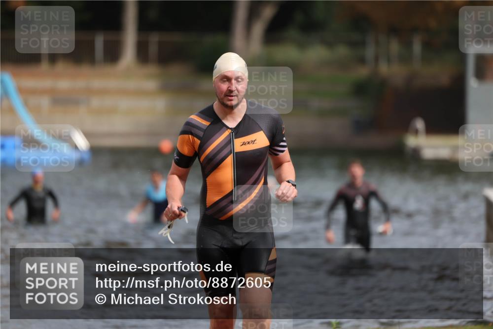 14.09.2025 - Stadtparktriathlon Michael Strokosch http://msf.ph/oto/8872605 14.09.2025 11:54:30 Schwimmen 1210 meine-sportfotos.de