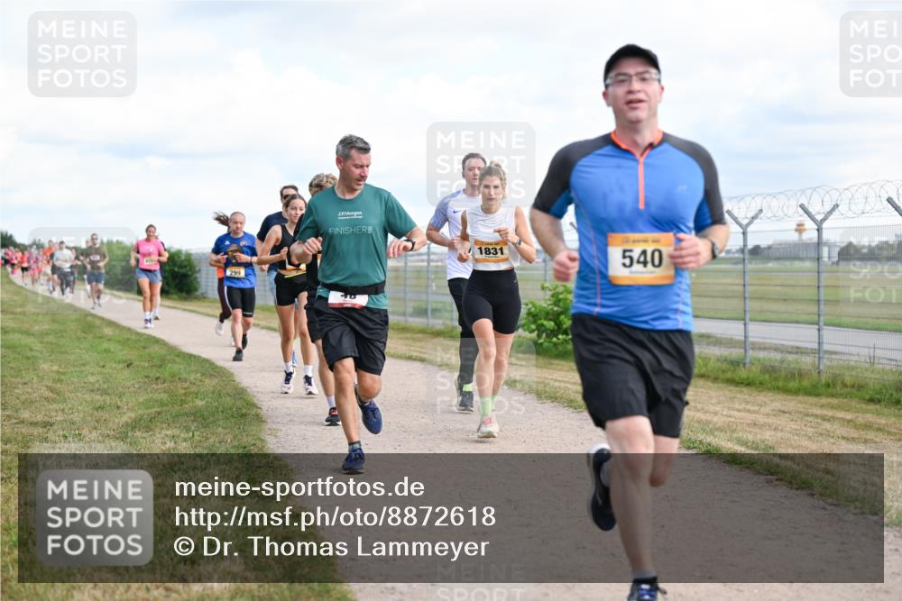 14.09.2025 - Airport Race Dr. Thomas Lammeyer http://msf.ph/oto/8872618 14.09.2025 12:17:17 Laufen 299, 1831, 540 meine-sportfotos.de