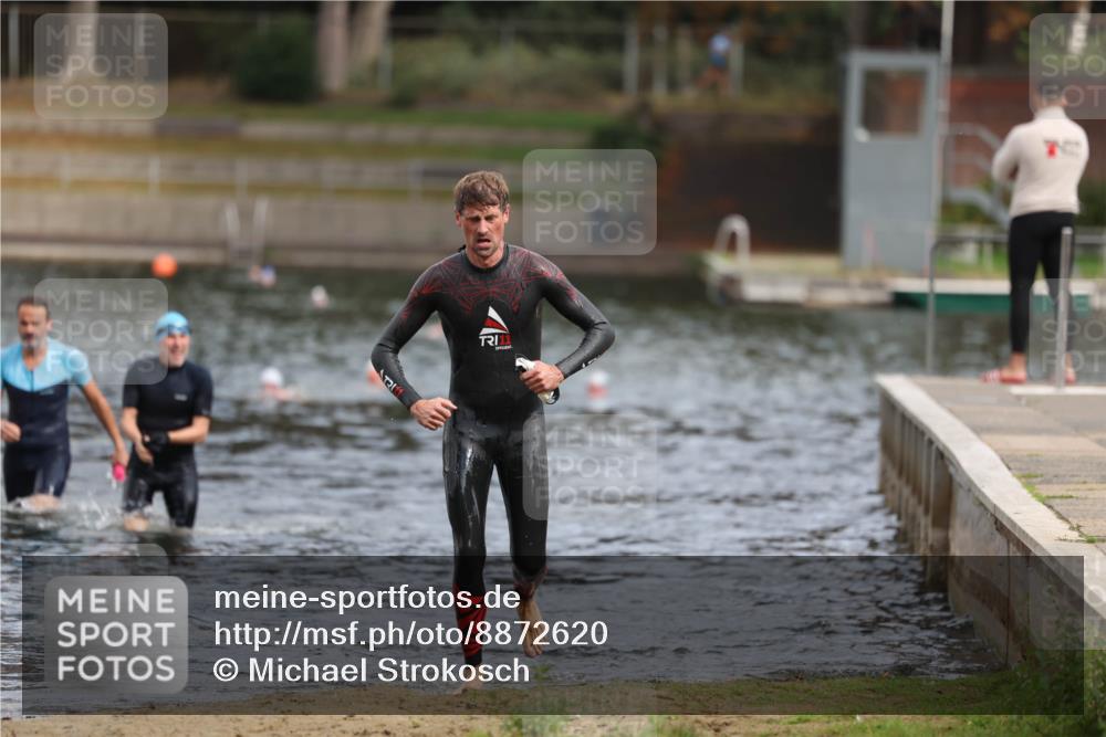 14.09.2025 - Stadtparktriathlon Michael Strokosch http://msf.ph/oto/8872620 14.09.2025 11:54:39 Schwimmen 1158 meine-sportfotos.de