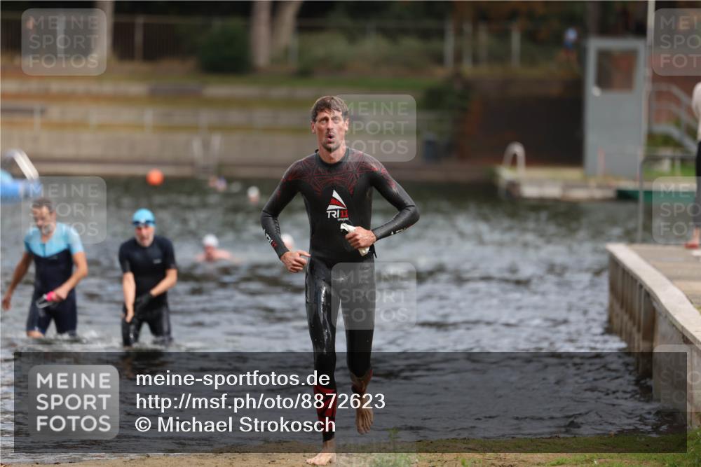 14.09.2025 - Stadtparktriathlon Michael Strokosch http://msf.ph/oto/8872623 14.09.2025 11:54:39 Schwimmen 1158 meine-sportfotos.de