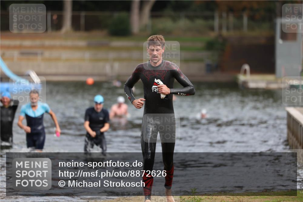 14.09.2025 - Stadtparktriathlon Michael Strokosch http://msf.ph/oto/8872626 14.09.2025 11:54:40 Schwimmen 1158, 1197 meine-sportfotos.de