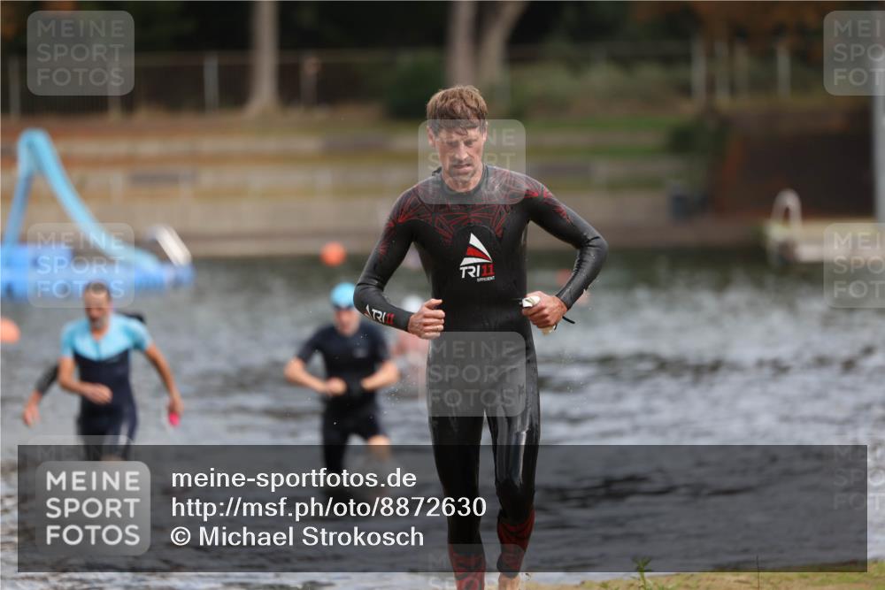 14.09.2025 - Stadtparktriathlon Michael Strokosch http://msf.ph/oto/8872630 14.09.2025 11:54:41 Schwimmen 1158, 1167, 1197 meine-sportfotos.de