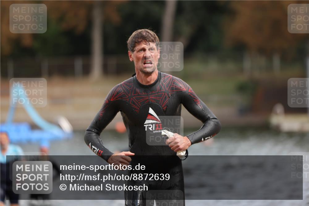 14.09.2025 - Stadtparktriathlon Michael Strokosch http://msf.ph/oto/8872639 14.09.2025 11:54:43 Schwimmen 1142, 1158, 1167, 1197 meine-sportfotos.de