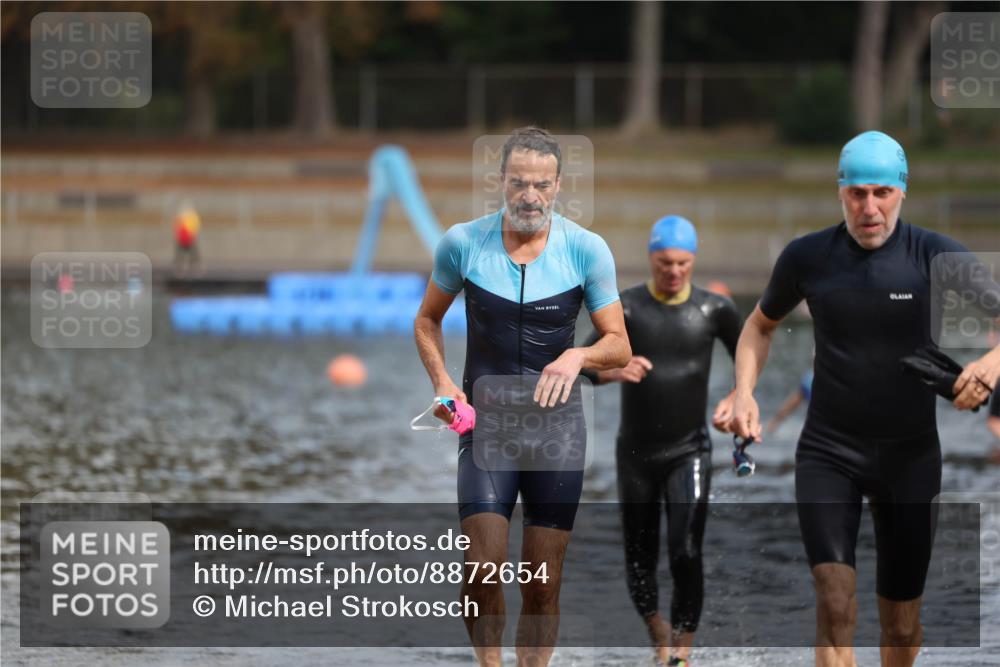 14.09.2025 - Stadtparktriathlon Michael Strokosch http://msf.ph/oto/8872654 14.09.2025 11:54:51 Schwimmen 1142, 1167, 1197 meine-sportfotos.de