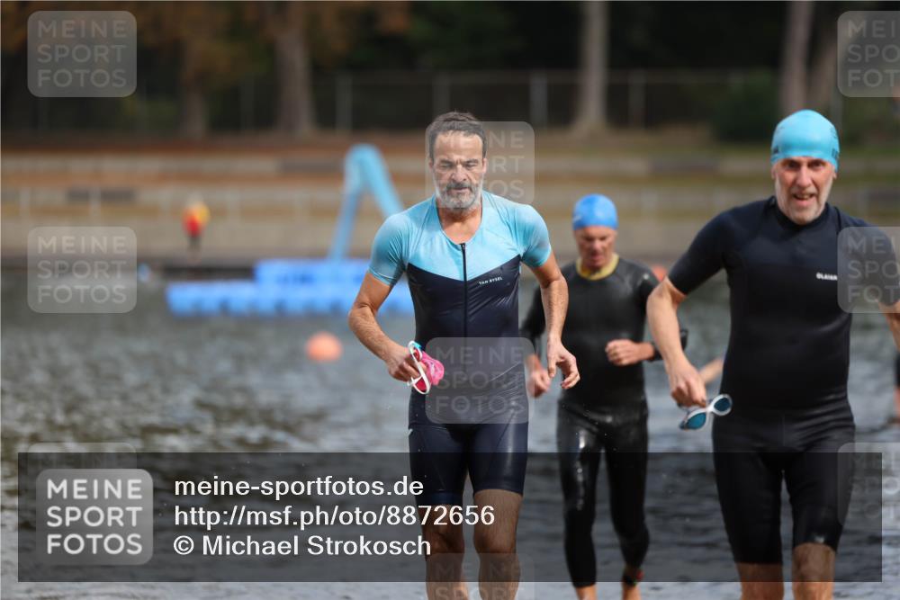 14.09.2025 - Stadtparktriathlon Michael Strokosch http://msf.ph/oto/8872656 14.09.2025 11:54:51 Schwimmen 1142, 1167, 1197 meine-sportfotos.de