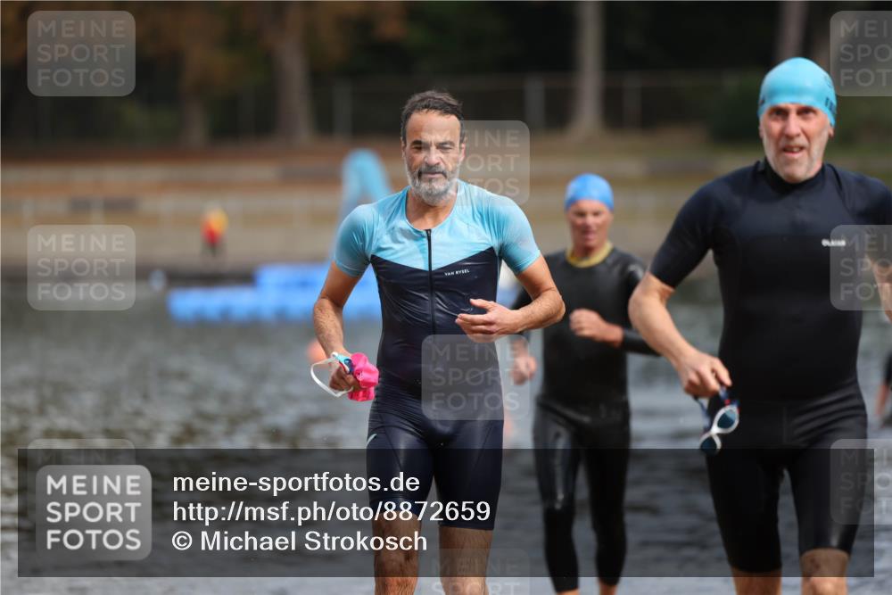 14.09.2025 - Stadtparktriathlon Michael Strokosch http://msf.ph/oto/8872659 14.09.2025 11:54:52 Schwimmen 1142, 1167, 1197 meine-sportfotos.de