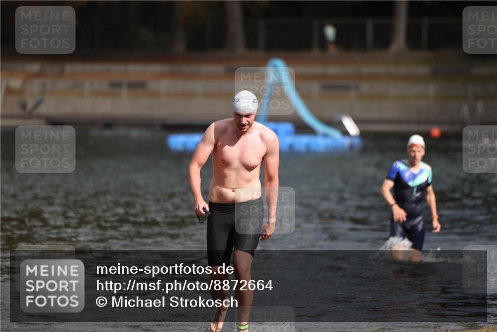 14.09.2025 - Stadtparktriathlon Michael Strokosch http://msf.ph/oto/8872664 14.09.2025 11:55:07 Schwimmen 1148, 1163 meine-sportfotos.de