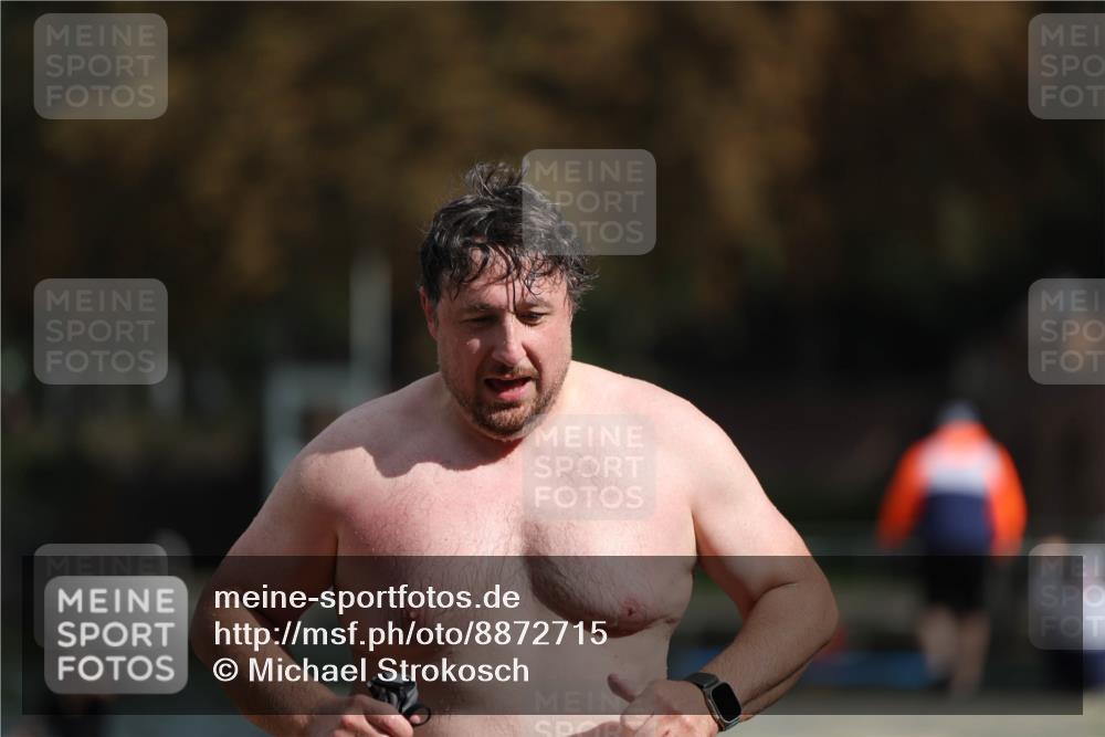 14.09.2025 - Stadtparktriathlon Michael Strokosch http://msf.ph/oto/8872715 14.09.2025 11:56:01 Schwimmen 1159 meine-sportfotos.de