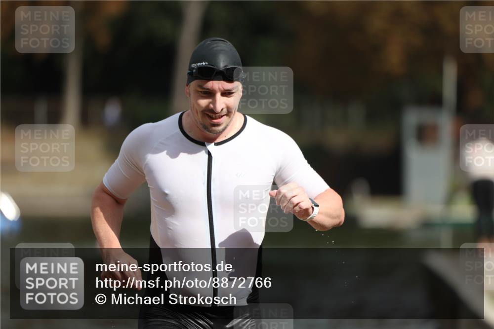 14.09.2025 - Stadtparktriathlon Michael Strokosch http://msf.ph/oto/8872766 14.09.2025 11:57:29 Schwimmen 1145 meine-sportfotos.de