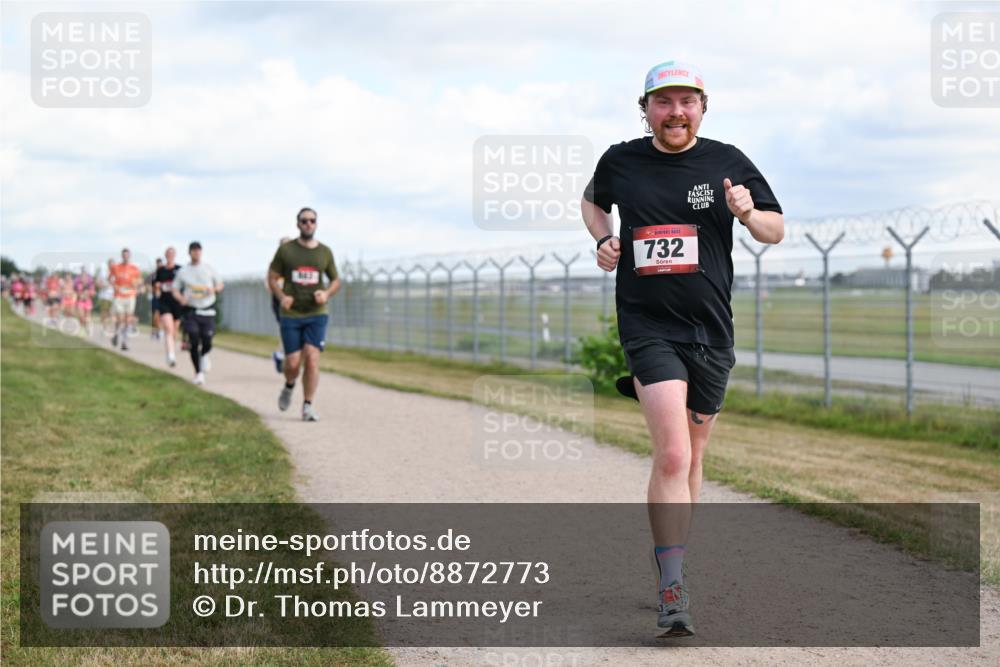 14.09.2025 - Airport Race Dr. Thomas Lammeyer http://msf.ph/oto/8872773 14.09.2025 12:17:26 Laufen 732 meine-sportfotos.de