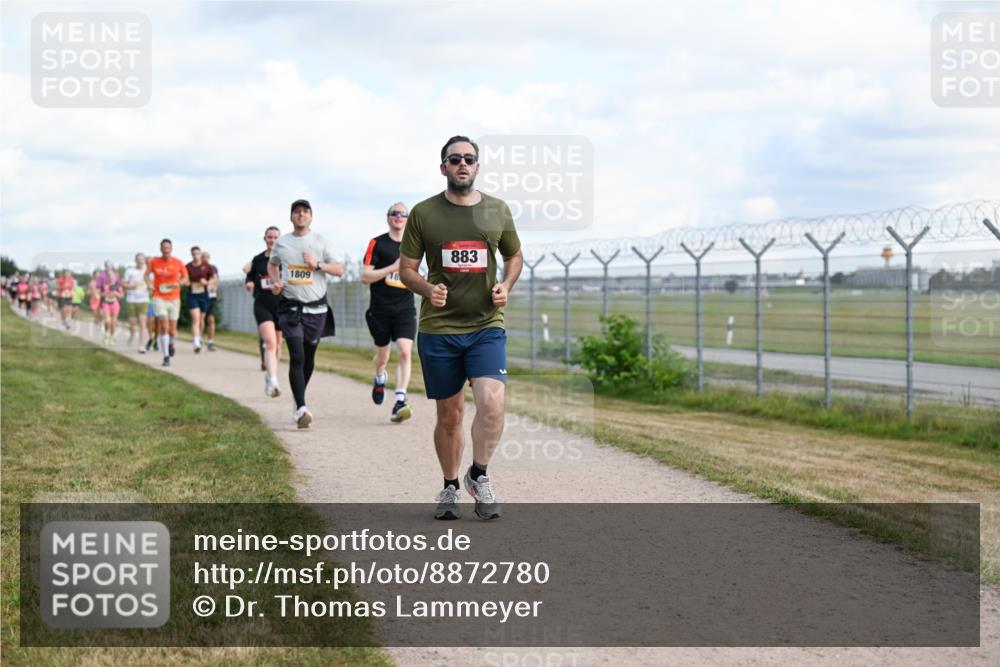14.09.2025 - Airport Race Dr. Thomas Lammeyer http://msf.ph/oto/8872780 14.09.2025 12:17:28 Laufen 883, 1809 meine-sportfotos.de