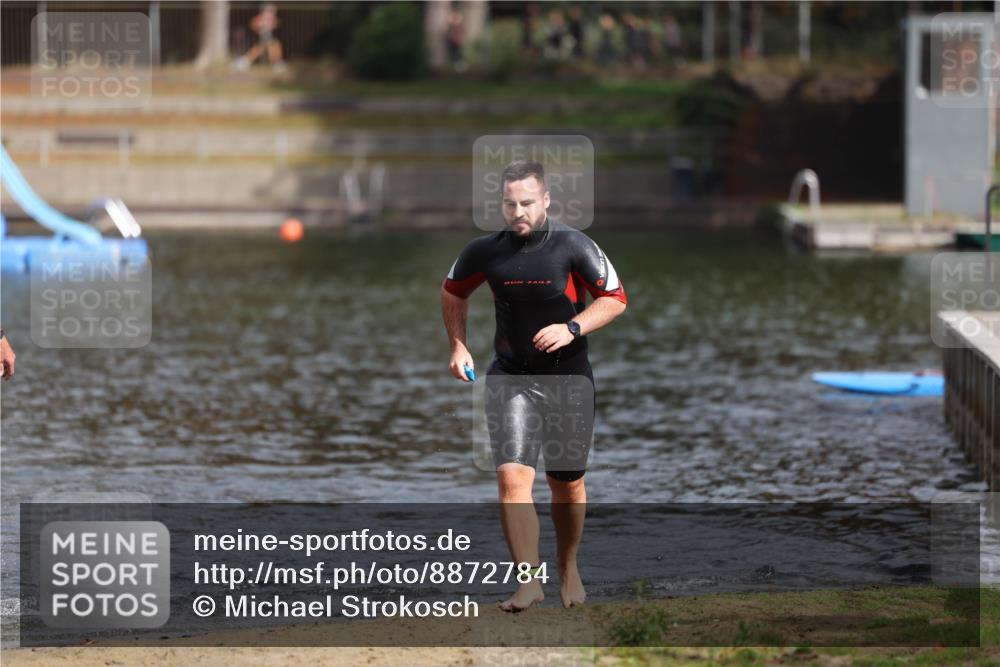 14.09.2025 - Stadtparktriathlon Michael Strokosch http://msf.ph/oto/8872784 14.09.2025 11:58:42 Schwimmen 1208, 1215 meine-sportfotos.de