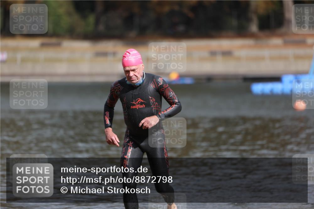 14.09.2025 - Stadtparktriathlon Michael Strokosch http://msf.ph/oto/8872798 14.09.2025 11:58:46 Schwimmen 1208, 1215 meine-sportfotos.de
