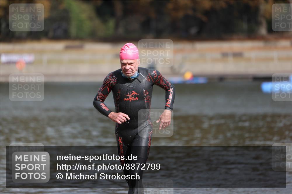 14.09.2025 - Stadtparktriathlon Michael Strokosch http://msf.ph/oto/8872799 14.09.2025 11:58:46 Schwimmen 1208, 1215 meine-sportfotos.de
