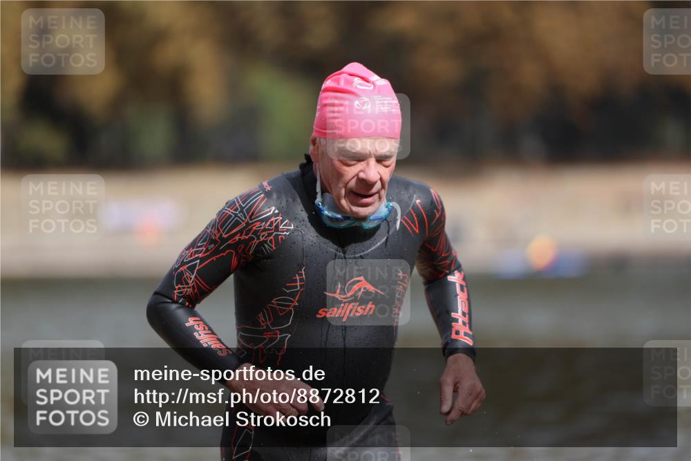 14.09.2025 - Stadtparktriathlon Michael Strokosch http://msf.ph/oto/8872812 14.09.2025 11:58:49 Schwimmen 1208, 1215 meine-sportfotos.de