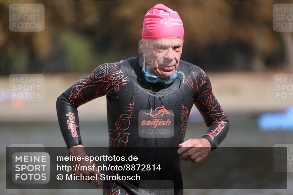 14.09.2025 - Stadtparktriathlon Michael Strokosch http://msf.ph/oto/8872814 14.09.2025 11:58:49 Schwimmen 1208, 1215 meine-sportfotos.de