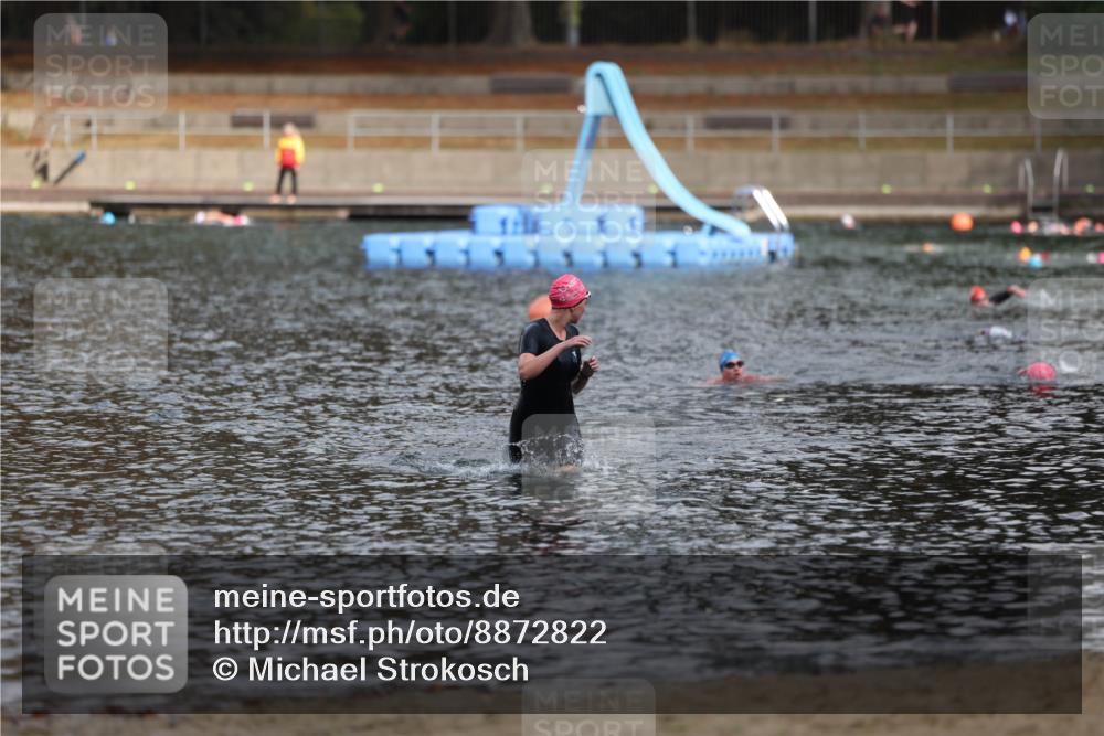14.09.2025 - Stadtparktriathlon Michael Strokosch http://msf.ph/oto/8872822 14.09.2025 12:09:27 Schwimmen 1294 meine-sportfotos.de