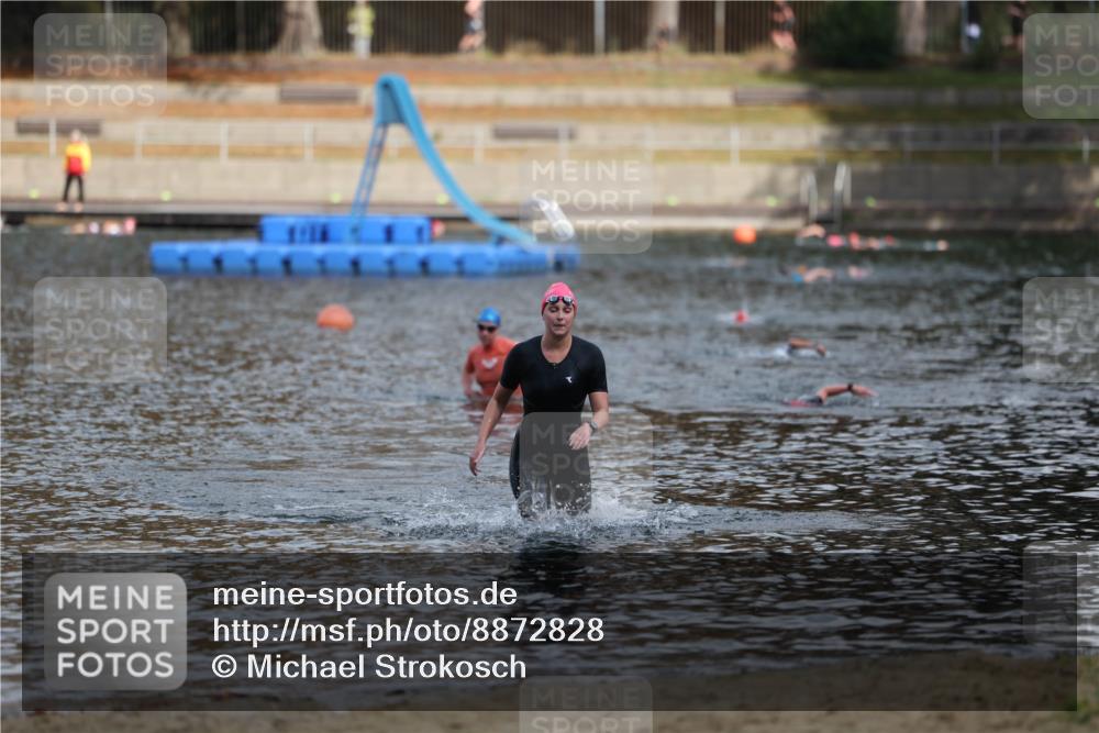 14.09.2025 - Stadtparktriathlon Michael Strokosch http://msf.ph/oto/8872828 14.09.2025 12:09:30 Schwimmen 1294 meine-sportfotos.de