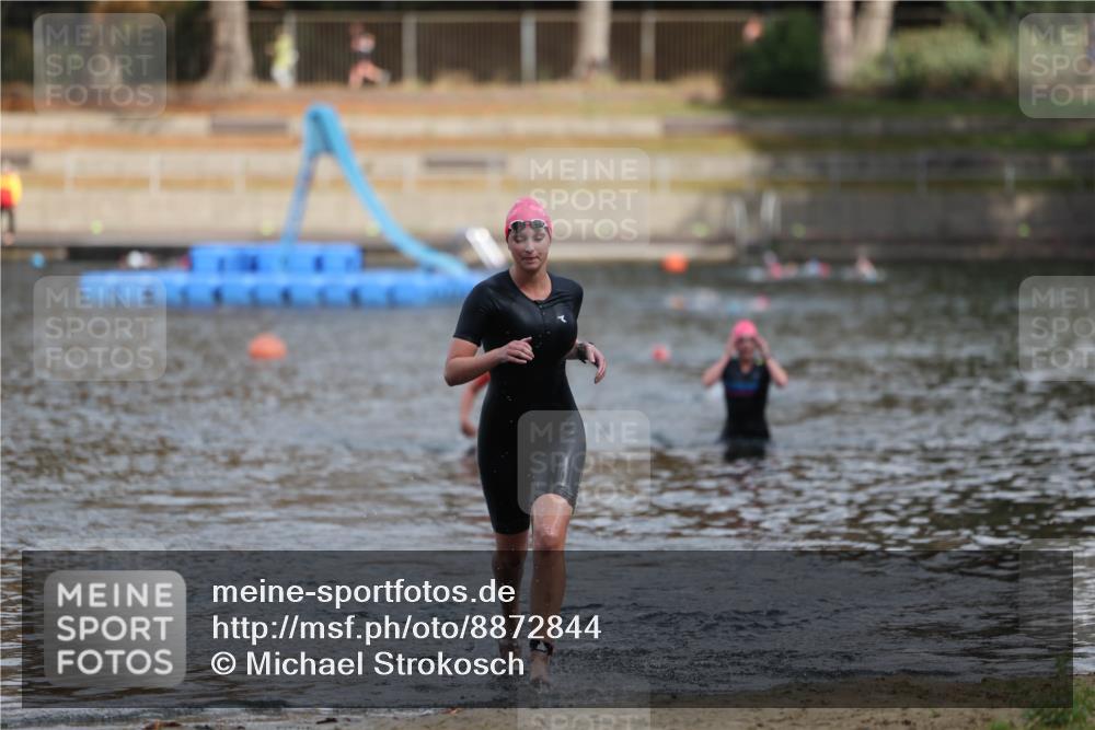 14.09.2025 - Stadtparktriathlon Michael Strokosch http://msf.ph/oto/8872844 14.09.2025 12:09:34 Schwimmen 1294 meine-sportfotos.de