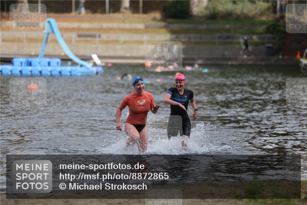 14.09.2025 - Stadtparktriathlon Michael Strokosch http://msf.ph/oto/8872865 14.09.2025 12:09:44 Schwimmen 1298, 1311 meine-sportfotos.de
