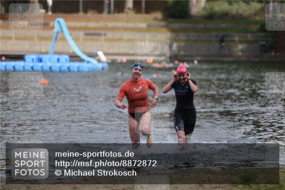 14.09.2025 - Stadtparktriathlon Michael Strokosch http://msf.ph/oto/8872872 14.09.2025 12:09:45 Schwimmen 1298, 1311 meine-sportfotos.de