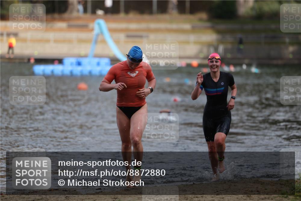 14.09.2025 - Stadtparktriathlon Michael Strokosch http://msf.ph/oto/8872880 14.09.2025 12:09:47 Schwimmen 1298, 1311 meine-sportfotos.de