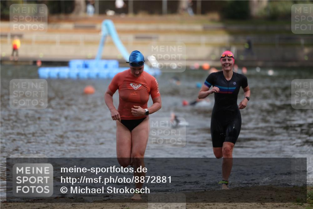 14.09.2025 - Stadtparktriathlon Michael Strokosch http://msf.ph/oto/8872881 14.09.2025 12:09:47 Schwimmen 1298, 1311 meine-sportfotos.de