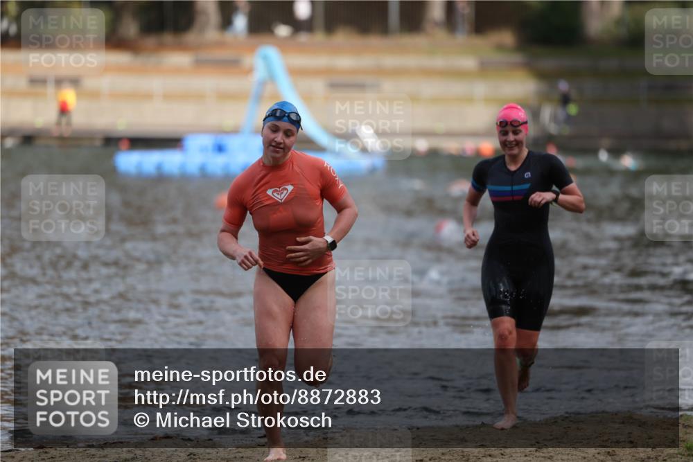 14.09.2025 - Stadtparktriathlon Michael Strokosch http://msf.ph/oto/8872883 14.09.2025 12:09:47 Schwimmen 1298, 1311 meine-sportfotos.de