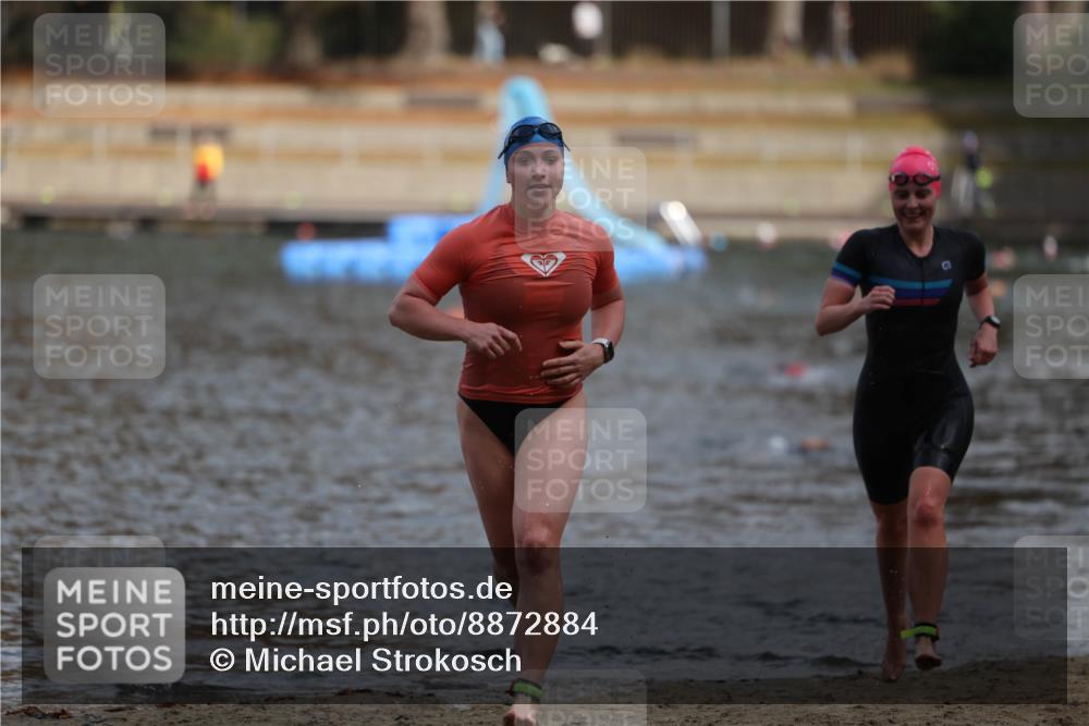 14.09.2025 - Stadtparktriathlon Michael Strokosch http://msf.ph/oto/8872884 14.09.2025 12:09:47 Schwimmen 1298, 1311 meine-sportfotos.de