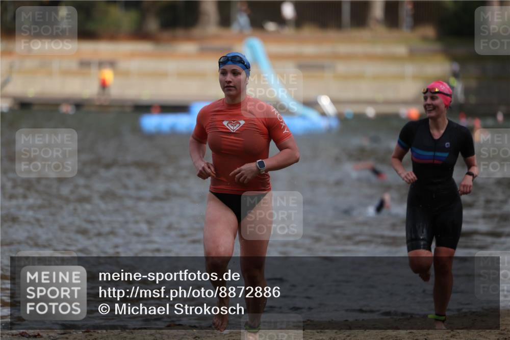 14.09.2025 - Stadtparktriathlon Michael Strokosch http://msf.ph/oto/8872886 14.09.2025 12:09:48 Schwimmen 1298, 1311 meine-sportfotos.de