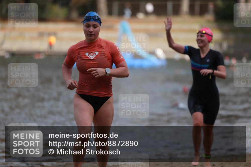 14.09.2025 - Stadtparktriathlon Michael Strokosch http://msf.ph/oto/8872890 14.09.2025 12:09:48 Schwimmen 1298, 1311 meine-sportfotos.de