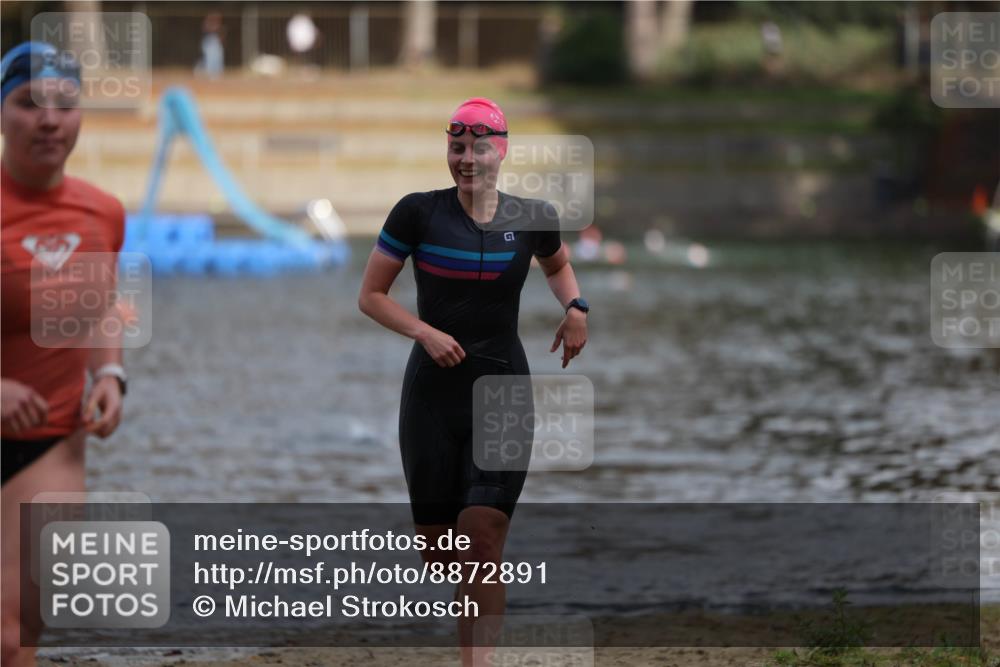 14.09.2025 - Stadtparktriathlon Michael Strokosch http://msf.ph/oto/8872891 14.09.2025 12:09:49 Schwimmen 1298, 1311 meine-sportfotos.de