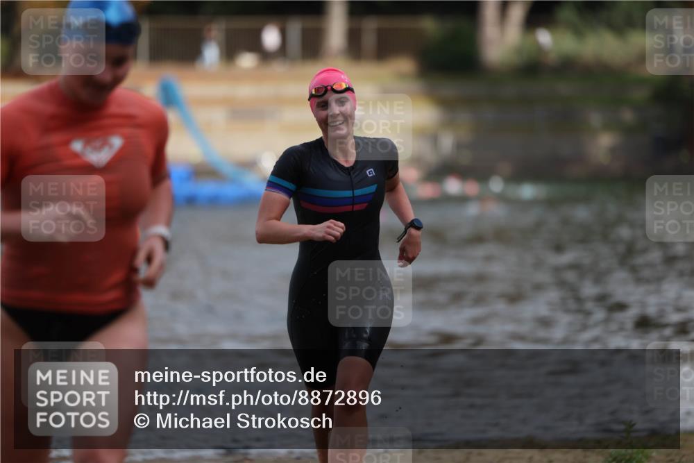 14.09.2025 - Stadtparktriathlon Michael Strokosch http://msf.ph/oto/8872896 14.09.2025 12:09:50 Schwimmen 1292, 1298, 1311 meine-sportfotos.de