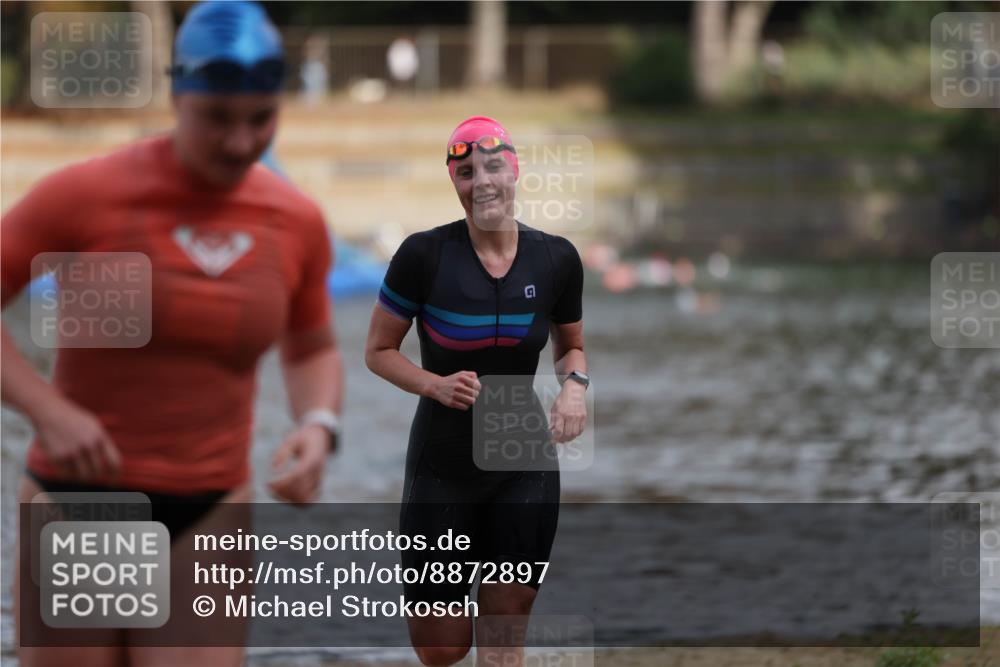 14.09.2025 - Stadtparktriathlon Michael Strokosch http://msf.ph/oto/8872897 14.09.2025 12:09:50 Schwimmen 1292, 1298, 1311 meine-sportfotos.de