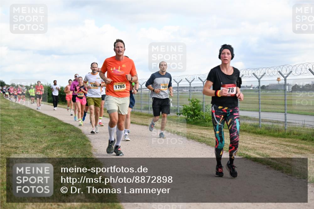 14.09.2025 - Airport Race Dr. Thomas Lammeyer http://msf.ph/oto/8872898 14.09.2025 12:17:35 Laufen 2162, 176, 1765, 1423, 78 meine-sportfotos.de