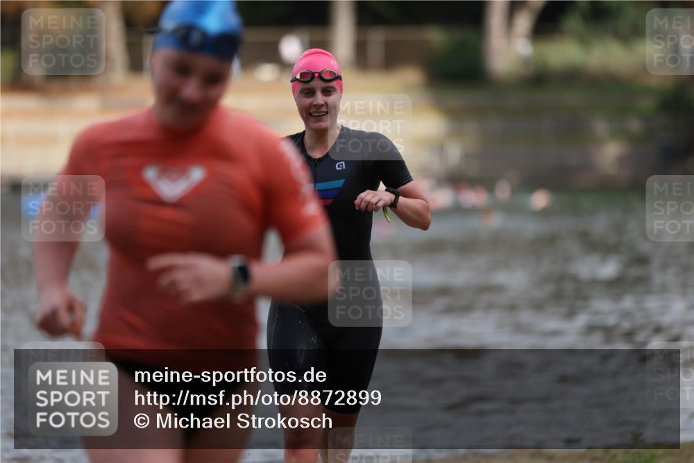 14.09.2025 - Stadtparktriathlon Michael Strokosch http://msf.ph/oto/8872899 14.09.2025 12:09:50 Schwimmen 1292, 1298, 1311 meine-sportfotos.de
