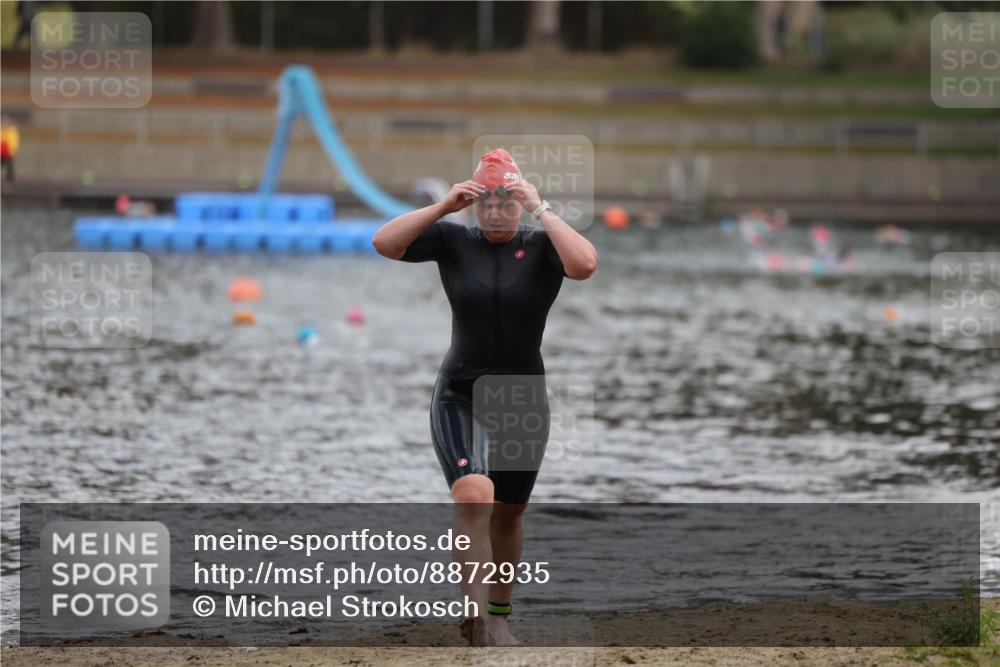 14.09.2025 - Stadtparktriathlon Michael Strokosch http://msf.ph/oto/8872935 14.09.2025 12:10:15 Schwimmen 1231 meine-sportfotos.de