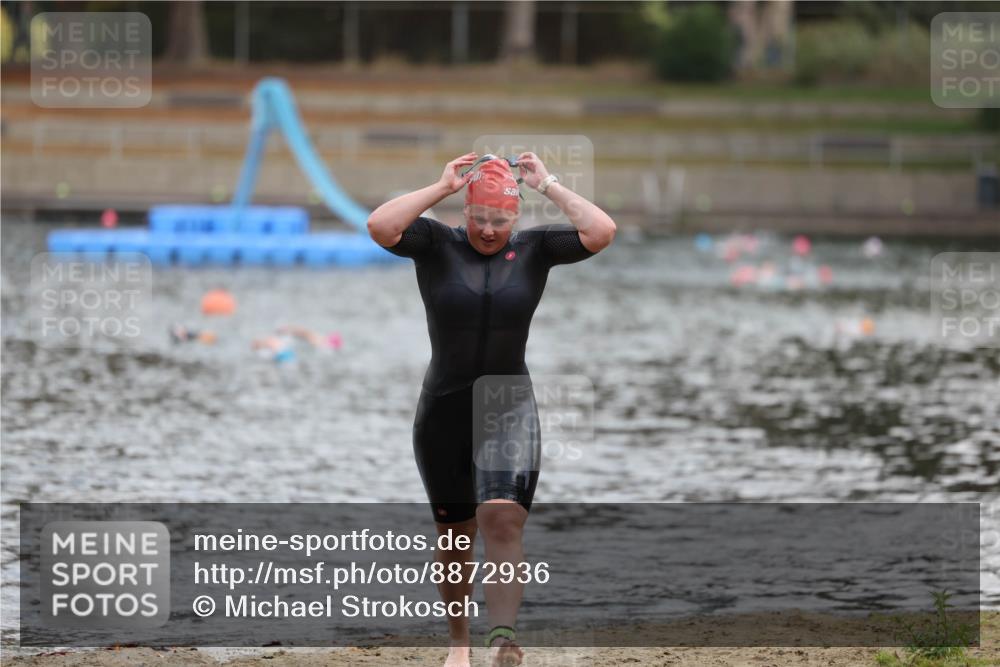 14.09.2025 - Stadtparktriathlon Michael Strokosch http://msf.ph/oto/8872936 14.09.2025 12:10:15 Schwimmen 1231 meine-sportfotos.de