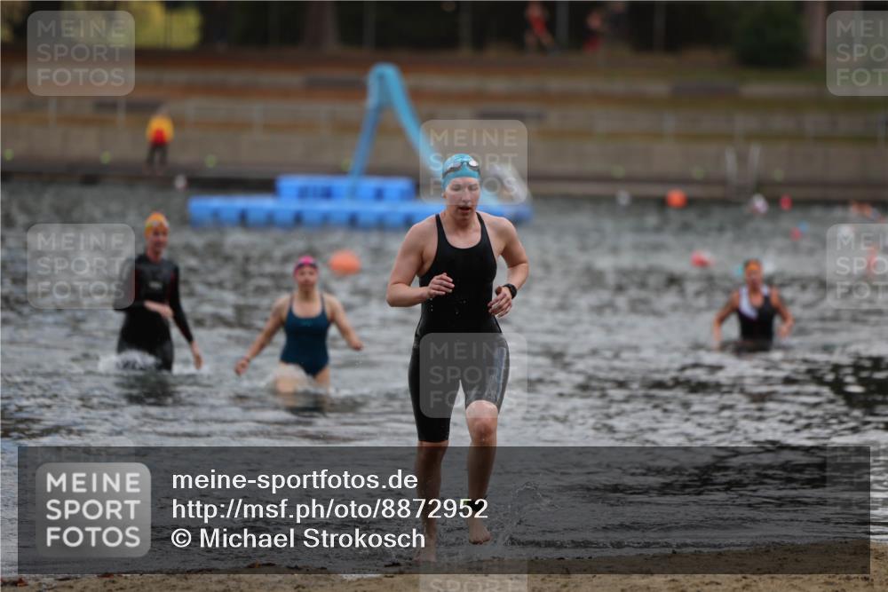 14.09.2025 - Stadtparktriathlon Michael Strokosch http://msf.ph/oto/8872952 14.09.2025 12:10:35 Schwimmen 1249, 1287 meine-sportfotos.de