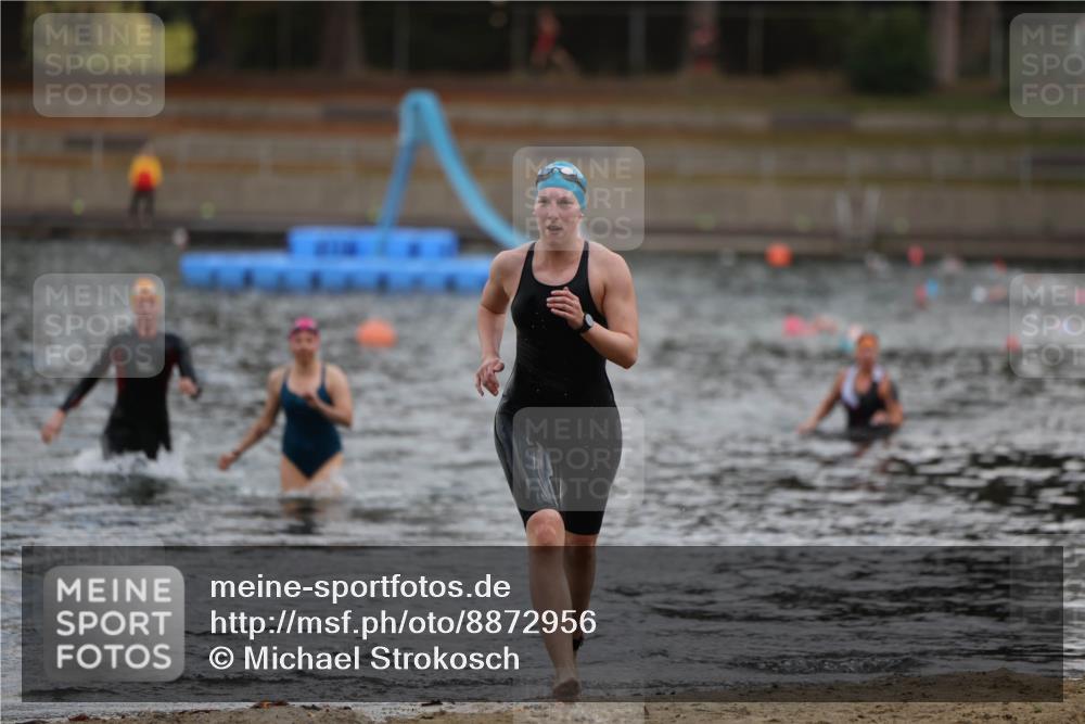 14.09.2025 - Stadtparktriathlon Michael Strokosch http://msf.ph/oto/8872956 14.09.2025 12:10:35 Schwimmen 1249, 1287 meine-sportfotos.de