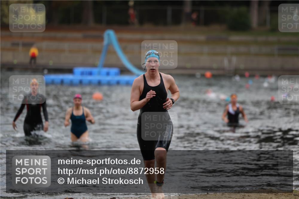 14.09.2025 - Stadtparktriathlon Michael Strokosch http://msf.ph/oto/8872958 14.09.2025 12:10:36 Schwimmen 1249, 1287 meine-sportfotos.de