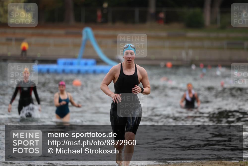14.09.2025 - Stadtparktriathlon Michael Strokosch http://msf.ph/oto/8872960 14.09.2025 12:10:36 Schwimmen 1249, 1287 meine-sportfotos.de