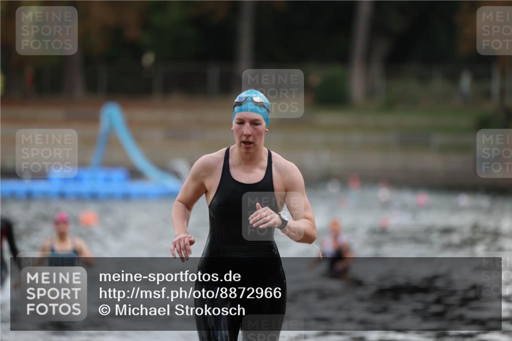 14.09.2025 - Stadtparktriathlon Michael Strokosch http://msf.ph/oto/8872966 14.09.2025 12:10:37 Schwimmen 1239, 1249, 1287 meine-sportfotos.de