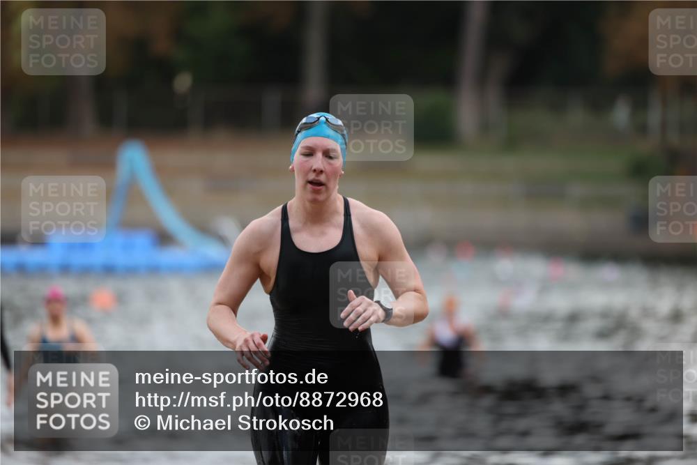 14.09.2025 - Stadtparktriathlon Michael Strokosch http://msf.ph/oto/8872968 14.09.2025 12:10:38 Schwimmen 1239, 1249, 1287 meine-sportfotos.de